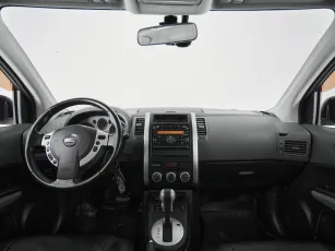 Nissan  8