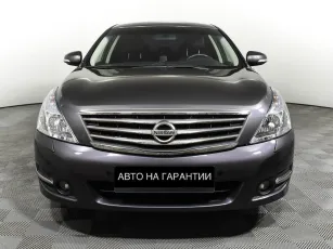 Nissan  2