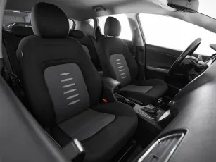 Kia  11