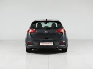 Kia  6
