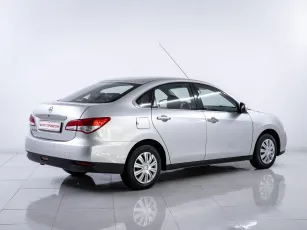 Nissan  4