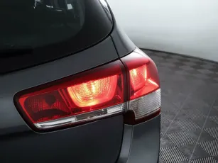 Kia  8