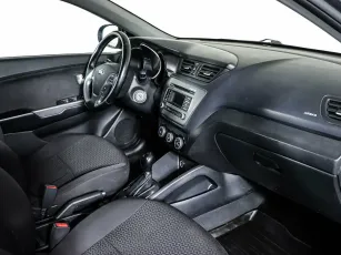 Kia  9