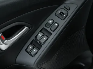 Hyundai  12
