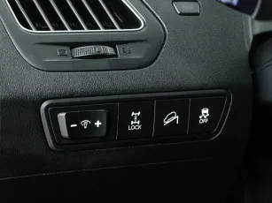 Hyundai  13