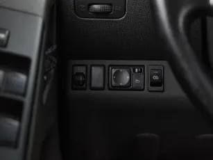 Nissan  16