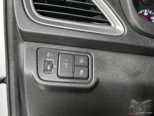 Hyundai  12
