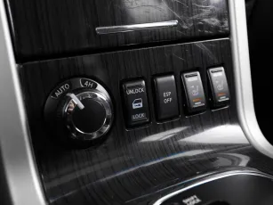 Nissan  19