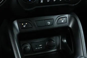 Hyundai  15
