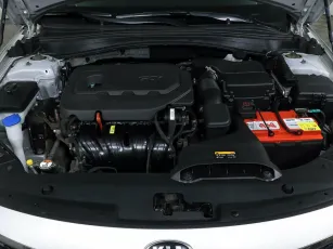 Kia  8
