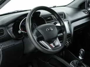 Kia  11