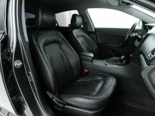Kia  11