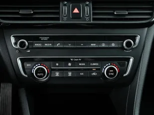 Kia  19