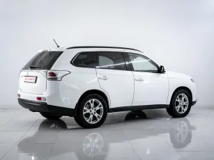 Mitsubishi  4