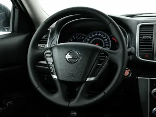 Nissan  19