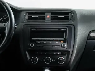 Volkswagen  8