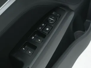 Hyundai  12
