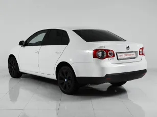 Volkswagen  4