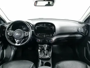 Kia  10