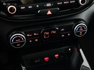 Kia  16