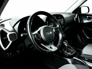 Kia  10