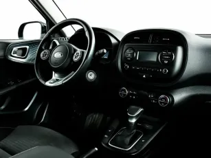Kia  8
