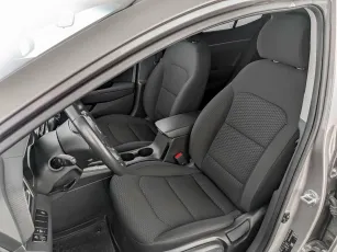 Hyundai  11