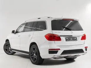Mercedes-Benz  4