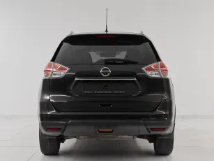 Nissan  5