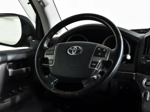 Toyota  12