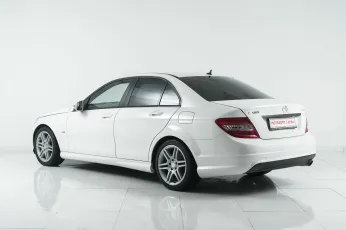 Mercedes-Benz  5