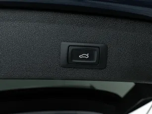 Audi  8