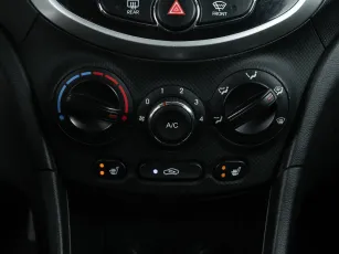 Hyundai  15