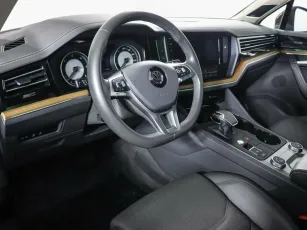 Volkswagen  8