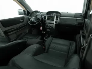Nissan  10