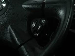 Nissan  19