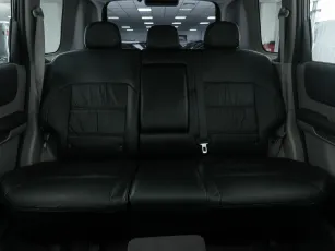 Nissan  25