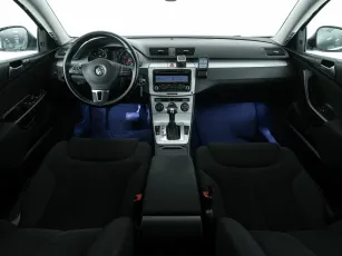 Volkswagen  8