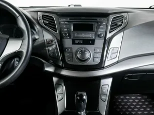 Hyundai  12