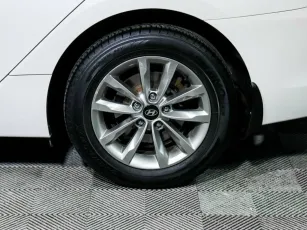 Hyundai  8