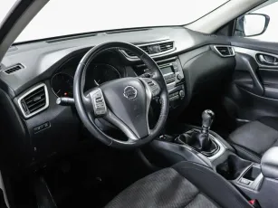 Nissan  8