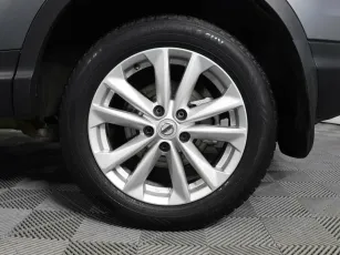 Nissan  5