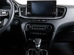 Kia  15