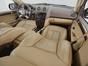 Mercedes-Benz  10