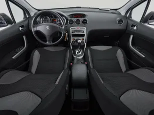 Peugeot  8