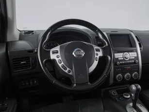 Nissan  10