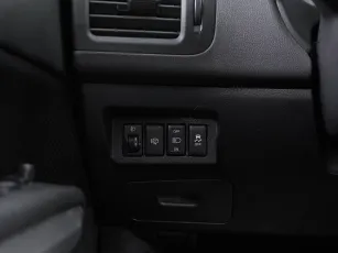 Nissan  16
