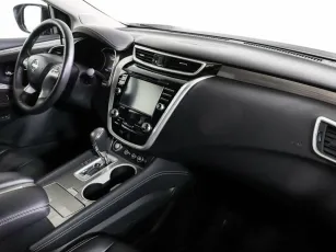 Nissan  5
