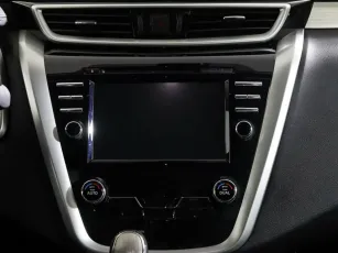 Nissan  8
