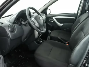 Nissan  5